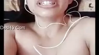 Desi female masturbates XXX pussy in bed for lover via video link