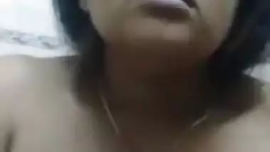 Desi aunty fingering pussy