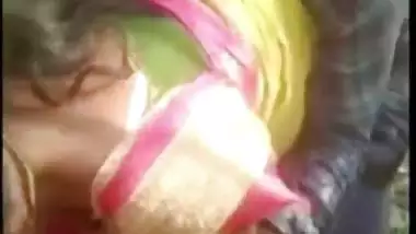 Desi college girl caught outdoor sensual fuck, leak mms video