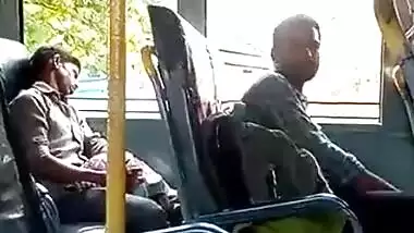 Another tarki guy masturbating in BUS while knowing side passanger girl recording