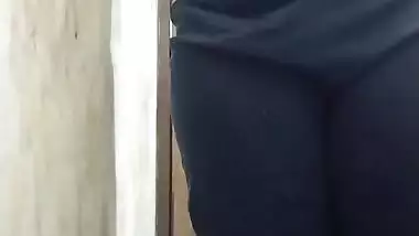 Bhai N Dekar Nahahati Hue Bhabhi Ki Choot ... Aur Video Bianya Bhabhi Ka Nahate Hue