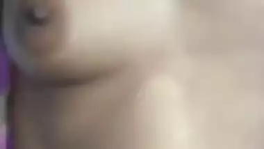Today Exclusive-sexy Desi Bhabhi Showing Her Boobs And Pussy To Dewar Part 1