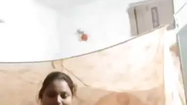 Horny Desi Bhabhi Nude Show