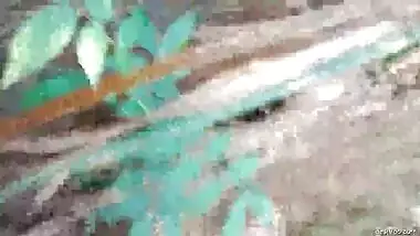Sexy desi girl sucking cock of bf in khet mms 2 video clip