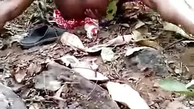 Dehati couple caught fucking in jungle