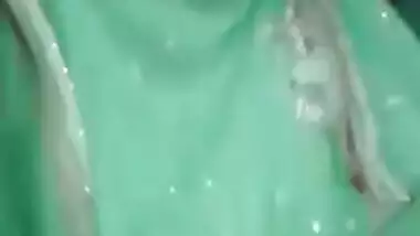 XXX whore in green sari can't hide from client who films her vagina