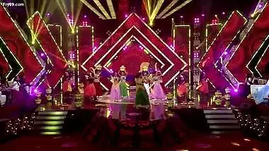 Milf Anchor Shyamala Rare Super Hot Fleshy Jiggling Deep Navel Exposing Dance