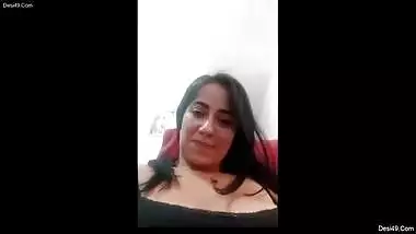 Sex show by thoughtless mom who opens tits and vagina for online fans