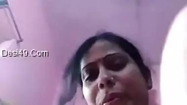 Indian woman is going to make XXX fans reach orgasms with her naked body