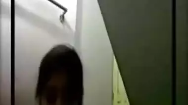 Indian Aunty on Cam Chat Removing Saree Jacket and Bra Showing Shaggy Boobs