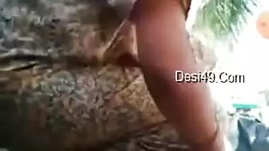Today Exclusive- Sexy Desi Bhabhi Shows Her Boobs And Ass On Live Show