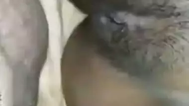 Sexy Desi wife sucks XXX dick and has her pussy drilled in MMS clip
