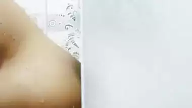 Swathi Naidu pregnant Bathing Selfie