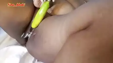 Desi Tina Clear Pussy Self Masturbation With Vegetables On Showing Video Call To Boyfriend