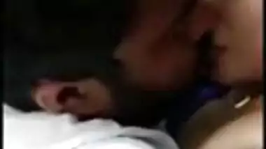 Desi cute girl kissing sn in hotel