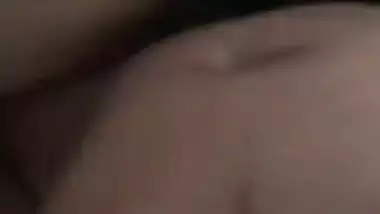 Padosi gori bhabhi ki chut me mera lund