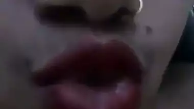 Horny Indian bhabi masturbating MMS selfie