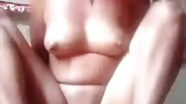 Beautiful Desi XXX girl’s nude MMS show at home where she exposes pussy