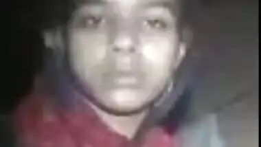 Desi girl exposes XXX body parts on camera for man making MMS video