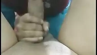 Desi maid blowing dick MMS video