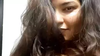 Seductive Indian girl topless big boobs showing selfie