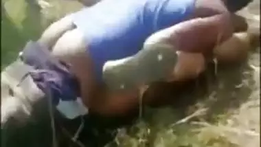 Desi XXX mms, nasty Mallu couple was caught fuck outdoor in bushes