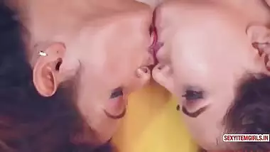 Jija Ne Sali Aur Biwi Dono Ki Chut Aur Gaand Sath Me Chodi