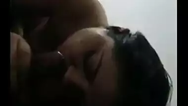 Best Indian porn mms of mature bhabhi hot blowjob session with lover