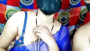 Indian sexy bhabhi live boobs and pussy show