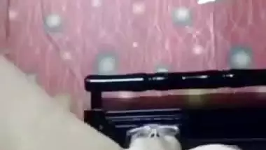 Viral tanker Bengali MILF fingering on video call