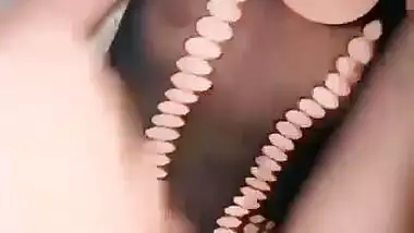 A sexy girl fucks like a whore in a Bangladeshi bf video