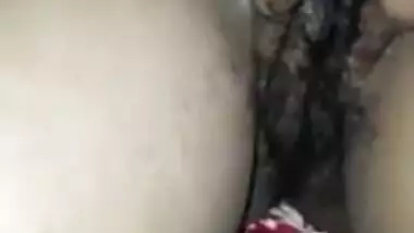 Desi wife dark hair pussy playing and recording by hubby