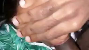 Indian-origin girl sucks a dick and gets fuck in NRI porn