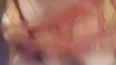 Sexy desi bhabhi showing boobs and givin bj