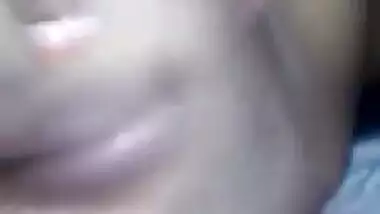 XXX man adores capturing Desi girlfriend's naked twat for MMS video