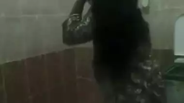 Amateur sex footage of Indian belle washing her XXX body in shower