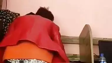 Hijabi girl’s Pakistani porn from her computer class