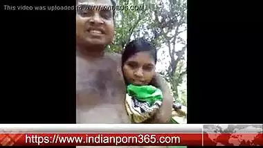 Cute Indian Girl Record Nude Selfie in outdoor