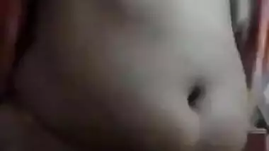 Desi girl in night dress showing her ass hole