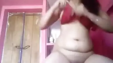 Naughty Chubby Indian Girl Displays Her Nude Private Body Parts