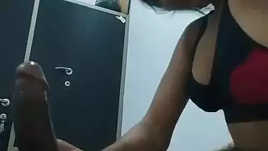 18 yr old Delhi slut gives an escort experience in Hindi bf