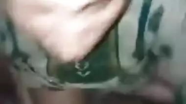 Mature Desi XXX aunty have sex with her house owner in missionary style MMS