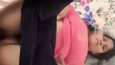 Unsatisfied Maharashtrian lady’s desi sex with her servant