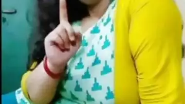 Desi Bhbahiji CHubby n cute