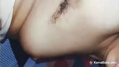 The guy fills his GF’s wet cunt with his cum in desi sex mms