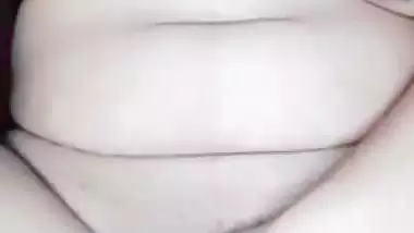 Hot girl opening shirt and sitting nude for fingering