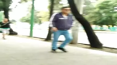 Gorda Culona en licra - se le marca la pucha