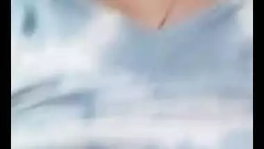 Girlfriend in glasses stands nude in bathroom viral xxx