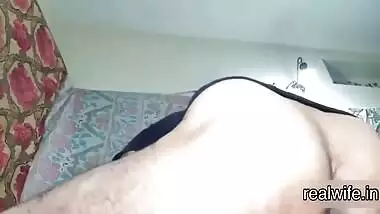 Kisne Apni Mom Ko Apne Dost Ka Lund Gaand Me Lete Dekha Hai With Indian Aunty And Indian Bhabhi