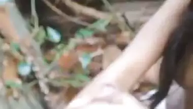 Guy cums on his GF’s face during hot outdoor sex